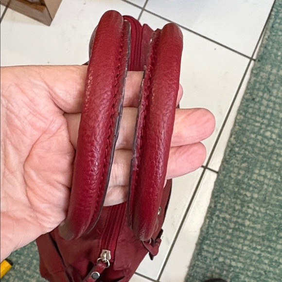 Tignanello shoulder bag leather Red 4 exterior pockets Silvertone HW
EUC - Picture 7 of 12